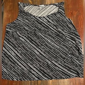 Black / white tank